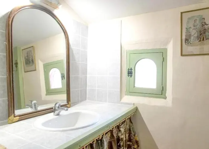 Hébergement de vacances Maison De 2 Avec Jardin Clos Et Wifi A *